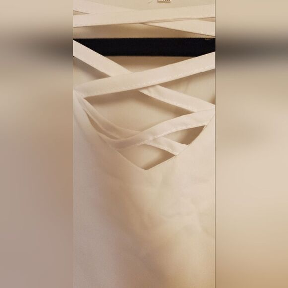 Pretty white lattice and sheer short sleeves blouse xl. New without tags. - Picture 4 of 5